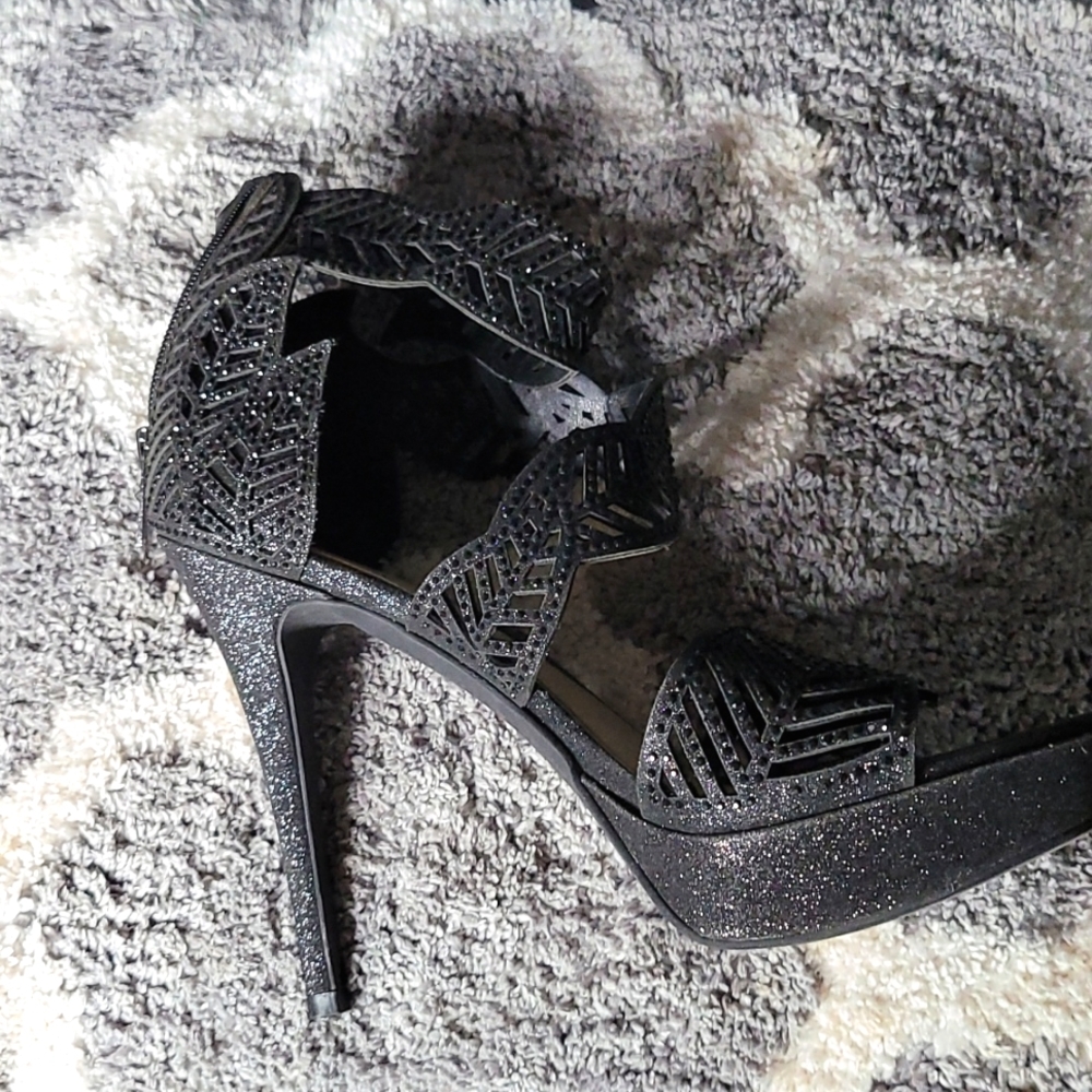 Jessica Simpson black with sparkles, size 9 4 in heel